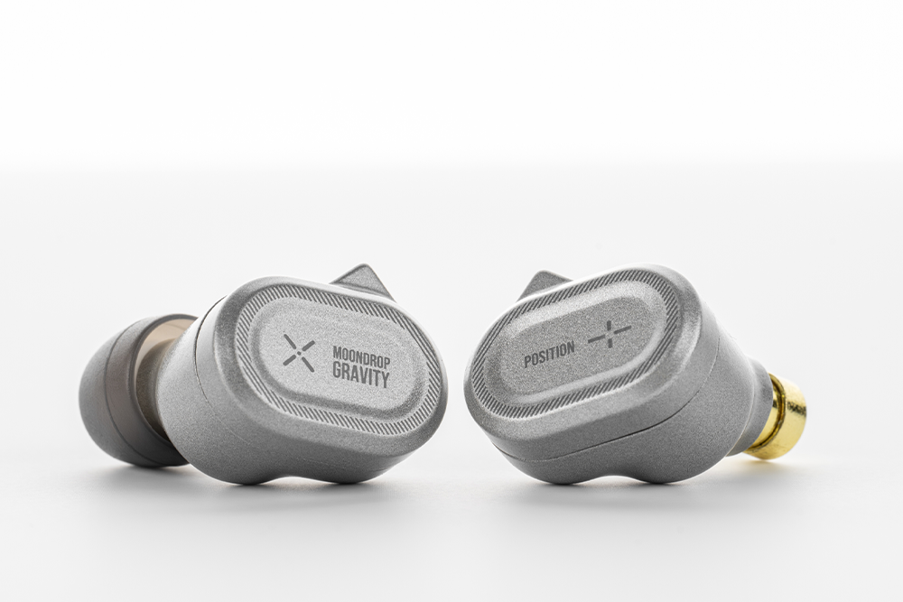 MOONDROP: Gravity Position 10mm Dynamic Driver Professional Gaming In-Ear Headphone.