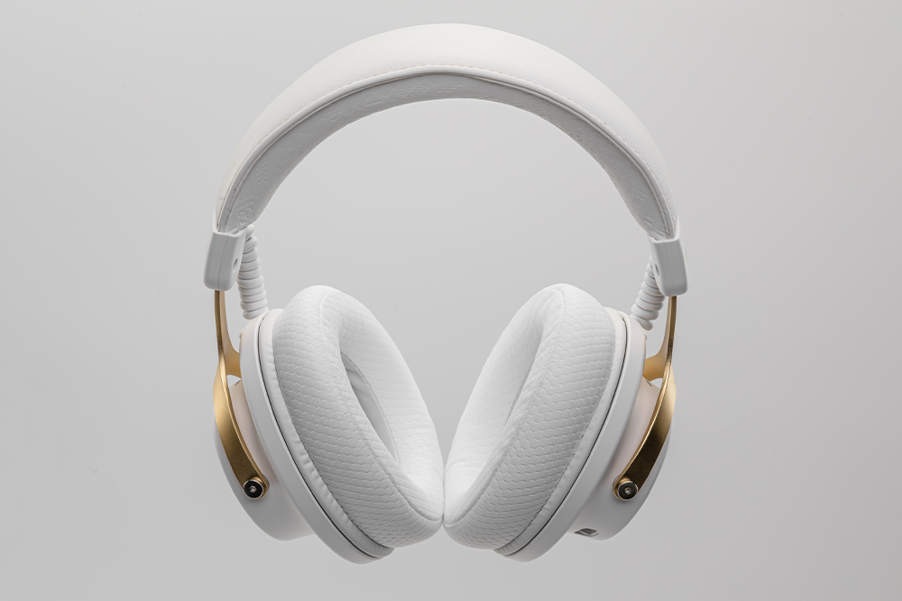 MOONDROP: Gravity GM-01 PRO 50mm Dynamic Driver Professional Gaming Over-ear Headphone.