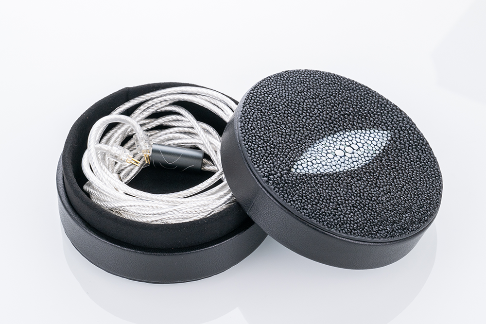 MOONDROP BEAUTIFUL WORLD Super-Flagship Dynamic In-ear Headphone