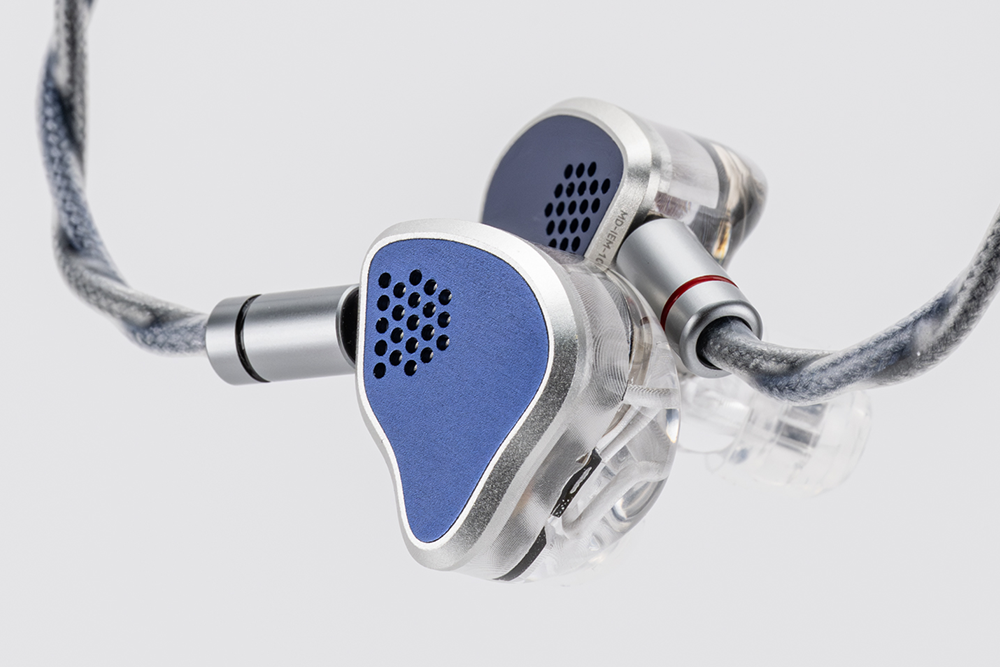 MOONDROP Silicon 1DD+2BA+2MEMS In-ear Headphone.