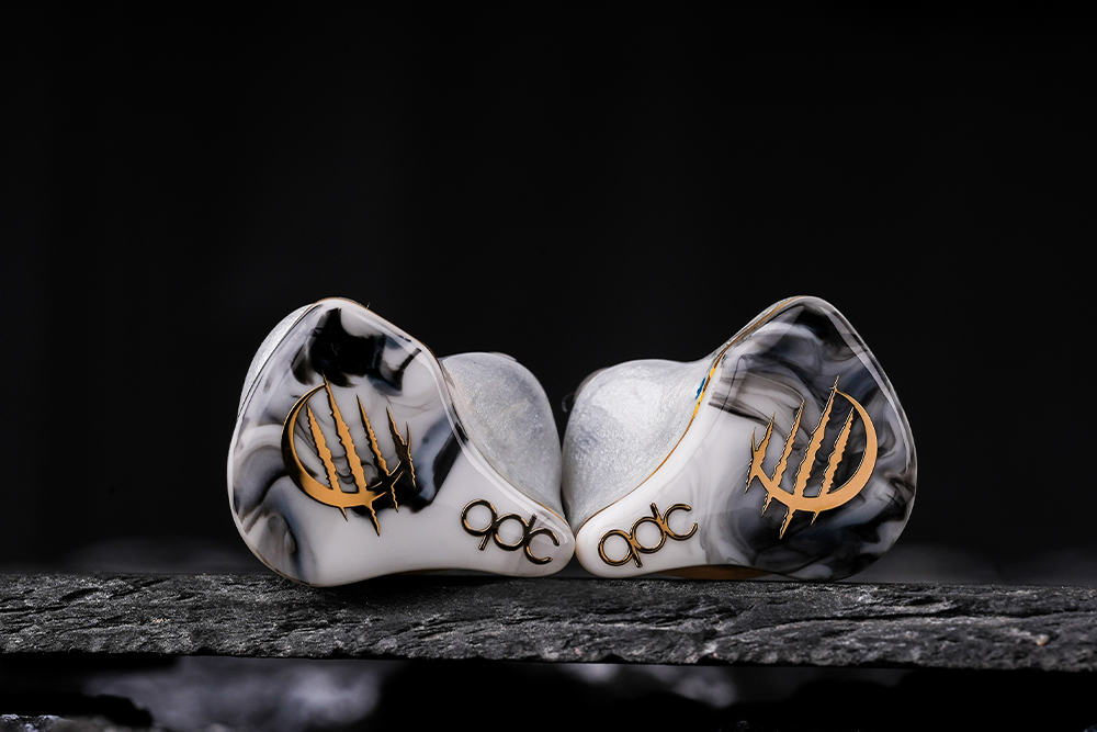 QDC x Aiuto White Tiger II 6BA+2EST In-Ear Headphone