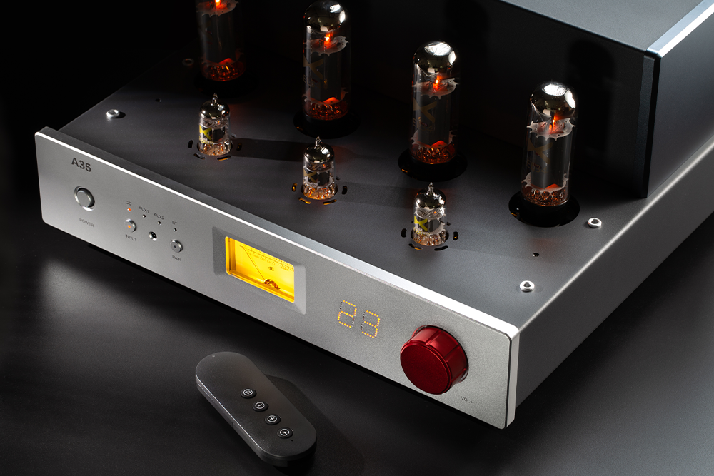 XDUOO A35 ES9018K2M DAC & Tube Headphone Amplifier.