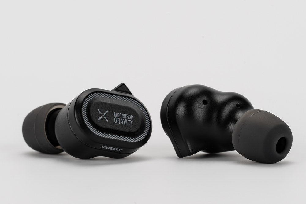 MOONDROP: Gravity Position 10mm Dynamic Driver Professional Gaming In-Ear Headphone.