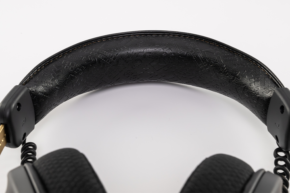 MOONDROP: Gravity GM-01 PRO 50mm Dynamic Driver Professional Gaming Over-ear Headphone.