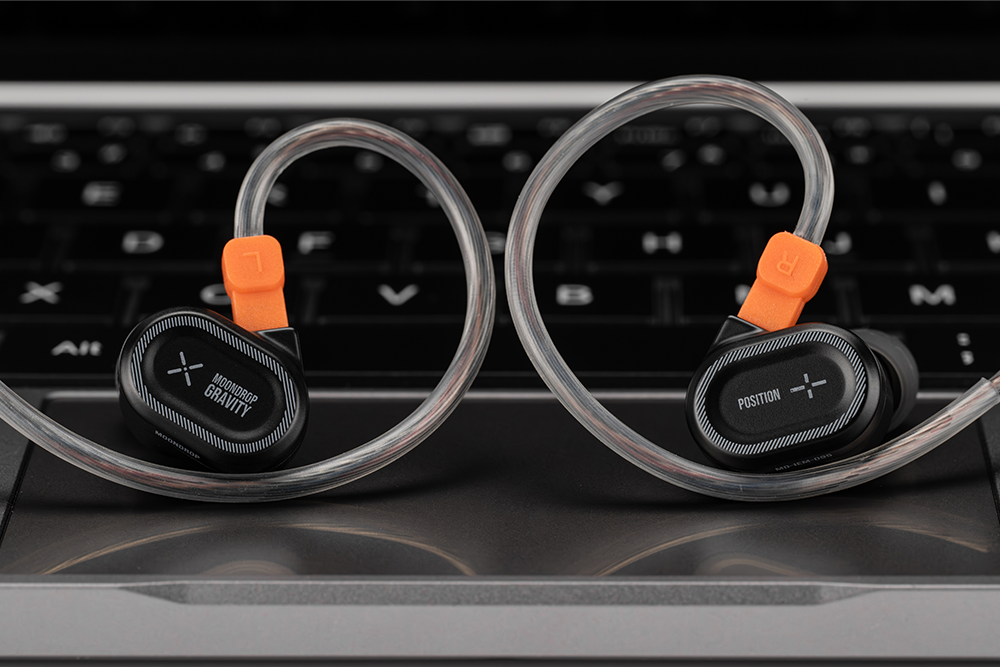 MOONDROP: Gravity Position 10mm Dynamic Driver Professional Gaming In-Ear Headphone.