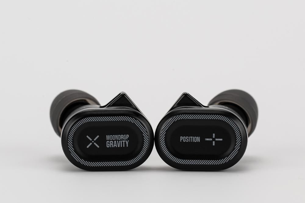 MOONDROP: Gravity Position 10mm Dynamic Driver Professional Gaming In-Ear Headphone.