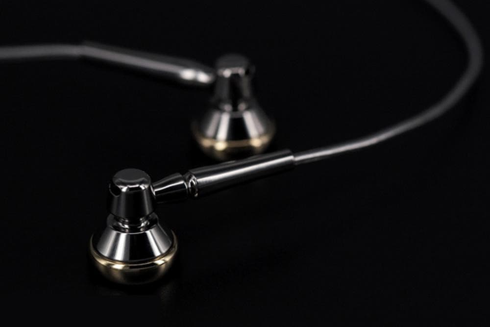 MoonDrop CHACONNE Dynamic Earphones Titanium Shell & LCP Diaphragm 3.5mm/2.5mm/4.4mm Line Type HIFI Earbuds - SHENZHENAUDIO